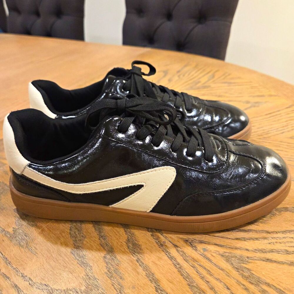 DV by Dolce Vita Valet Black Patent Court Sneaker Gum Sole Size 10 Retro